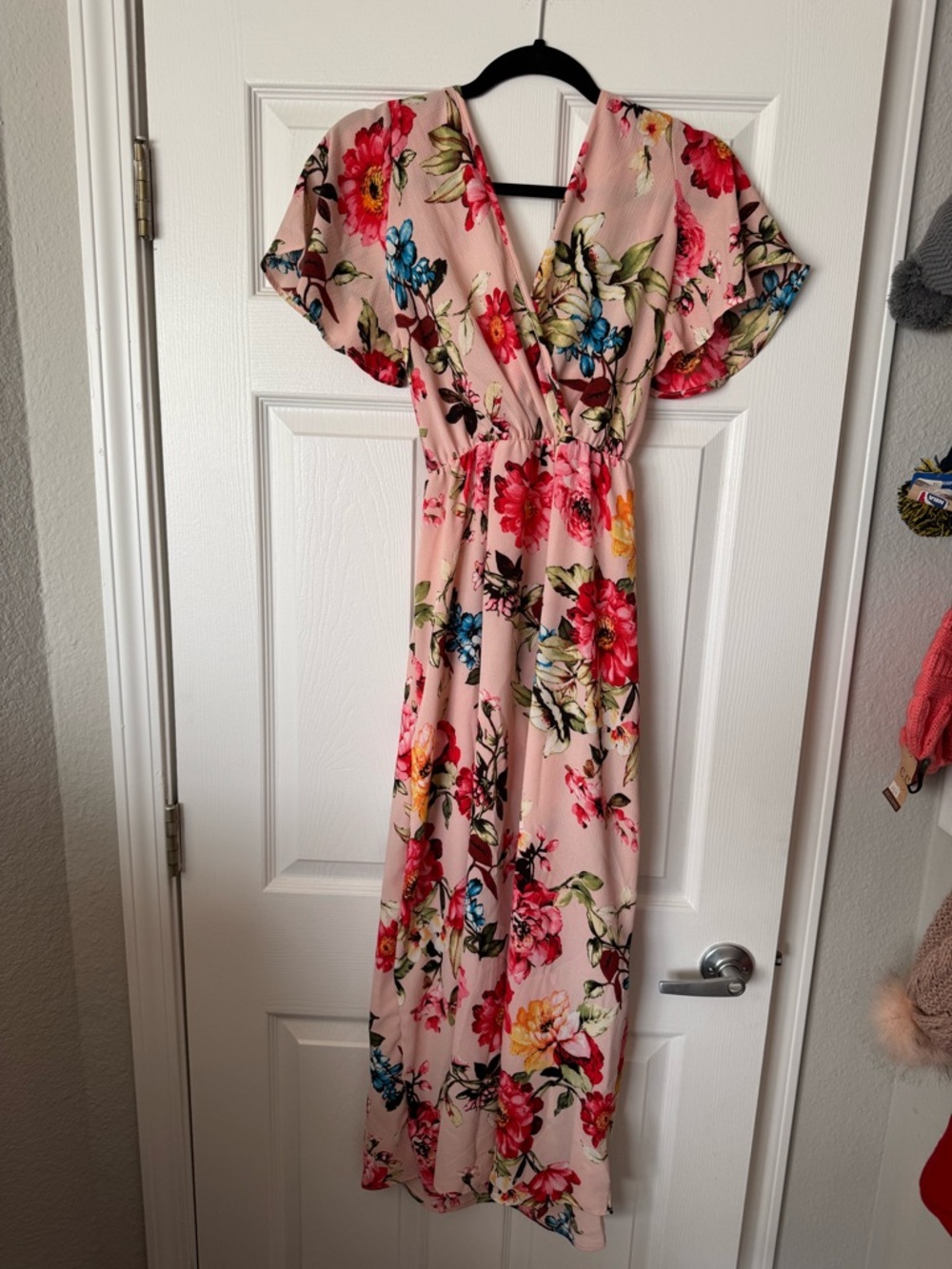 Minette Floral Pink Maxi Dress with V-Neck Size Medium